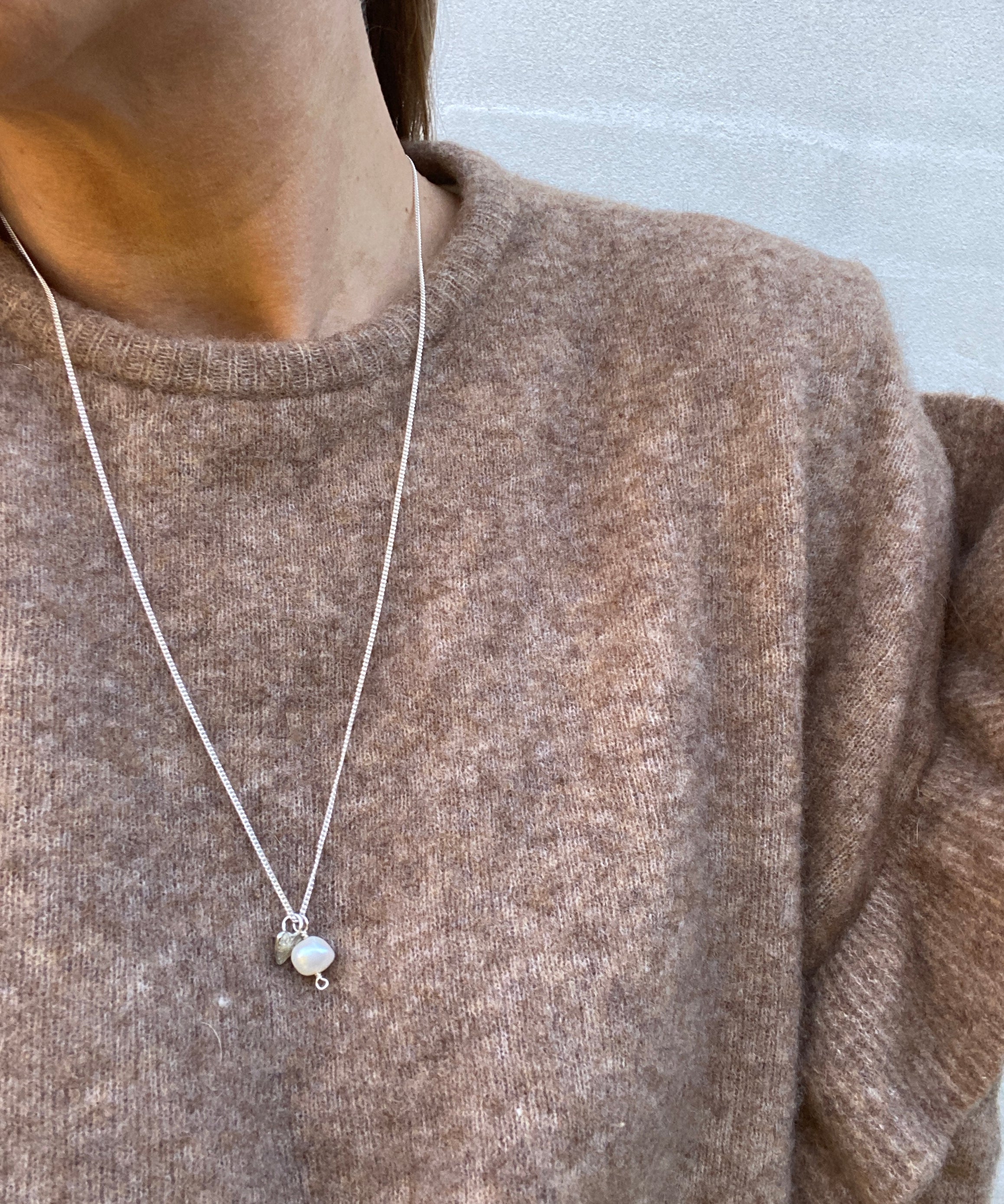 Burning heart pearl necklace